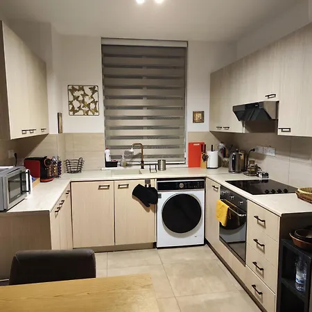 Anamor 408 * Larnaca