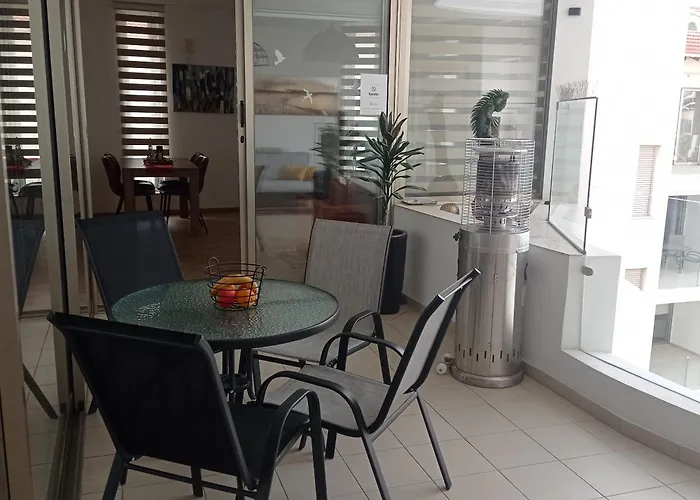 Anamor 408 * Larnaca