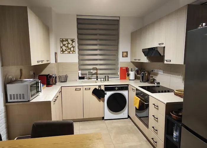 Anamor 408 * Larnaca